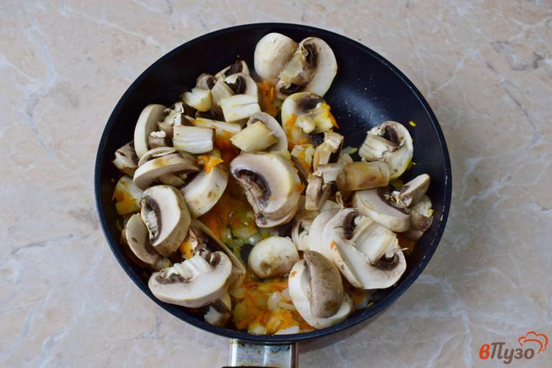 Фото приготовление рецепта: Суп из баранины с шампиньонами шаг №3