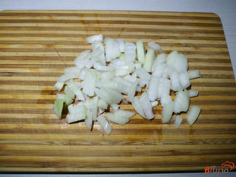 Фото приготовление рецепта: Картофель тушеный с колбасой шаг №3