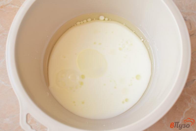Фото приготовление рецепта: Простое дрожжевое тесто на молоке шаг №1