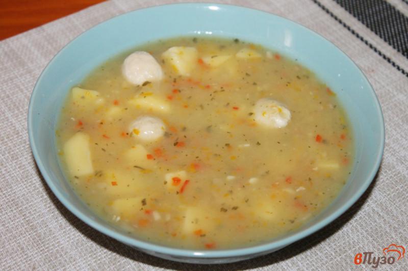 Фото приготовление рецепта: Гороховый суп с фрикадельками шаг №6