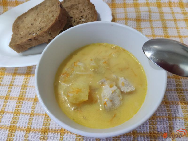 Фото приготовление рецепта: Сырный суп с вермишелью шаг №9