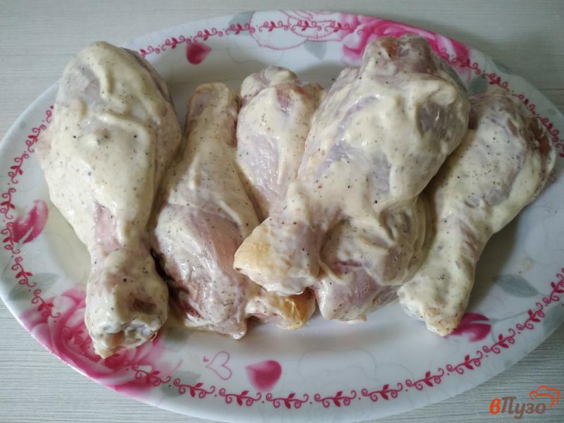 Фото приготовление рецепта: Запеченые куриные голени в майонезно- горчичном соусе шаг №4