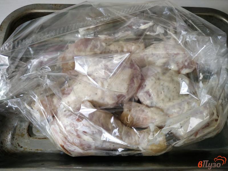 Фото приготовление рецепта: Запеченые куриные голени в майонезно- горчичном соусе шаг №5