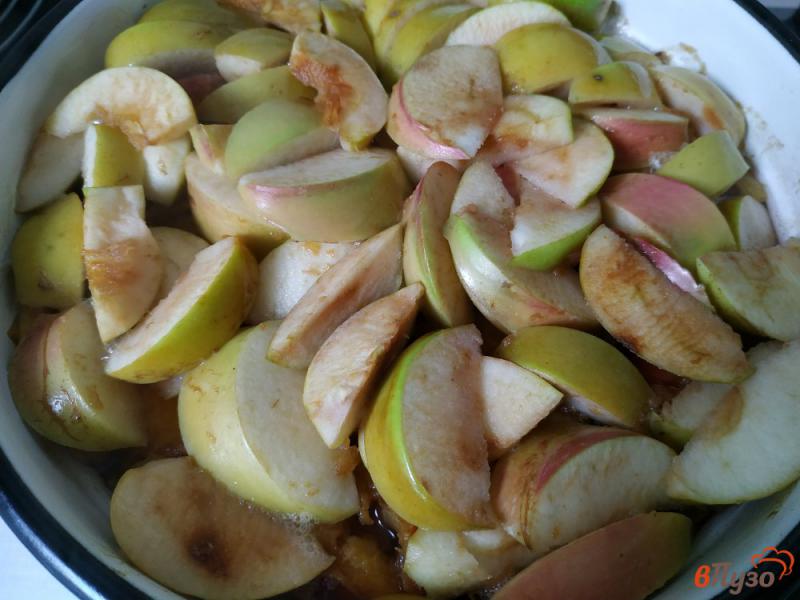 Фото приготовление рецепта: Сливово-яблочный компот шаг №4