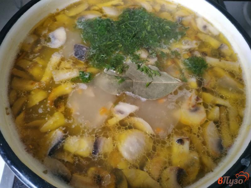 Фото приготовление рецепта: Гороховый суп с грибами шаг №8