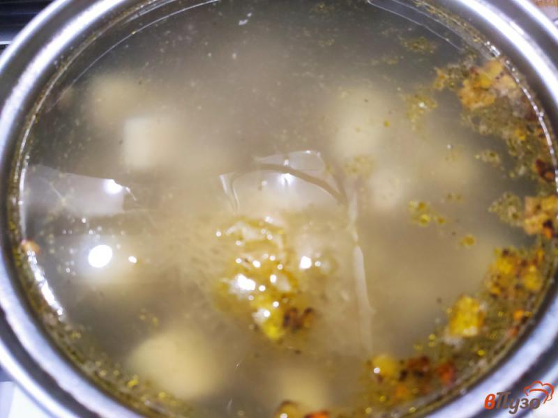 Фото приготовление рецепта: Суп вермишелевый со сливочным маслом шаг №5