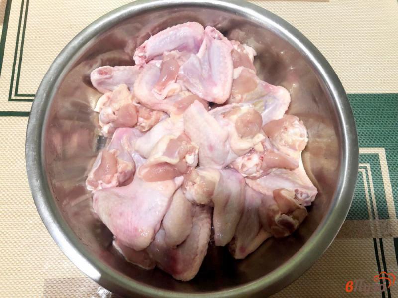 Фото приготовление рецепта: Куриные крылья с копченой паприкой и чесноком шаг №1