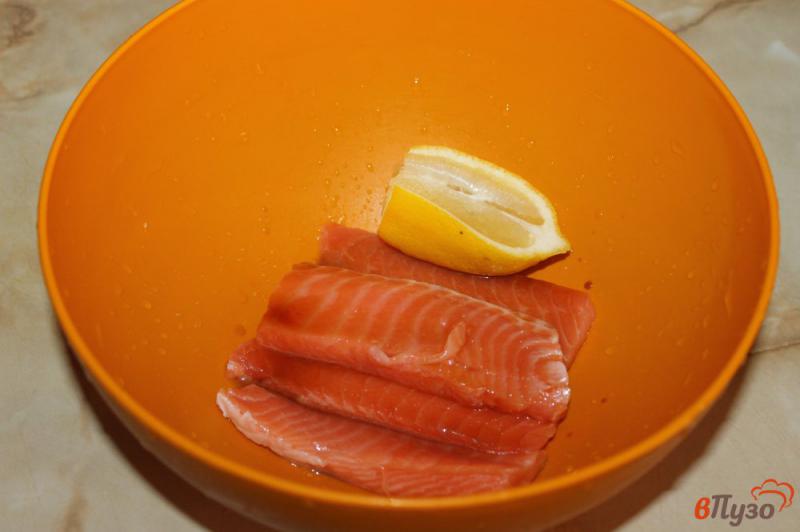 Фото приготовление рецепта: Филе лосося с травами на гриле шаг №2