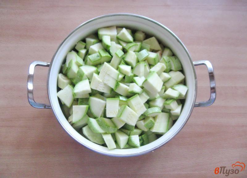 Фото приготовление рецепта: Овощной салат на зиму шаг №3