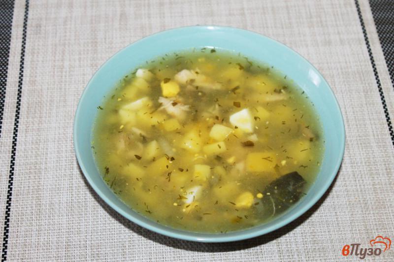Фото приготовление рецепта: Суп на бульоне с яйцом и щавелем шаг №7