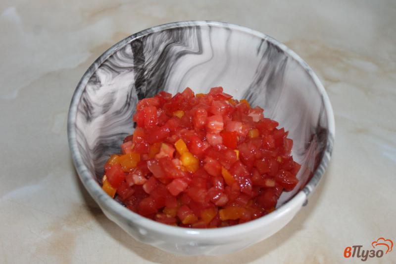Фото приготовление рецепта: Брускетта с томатами сыром и чесноком шаг №1
