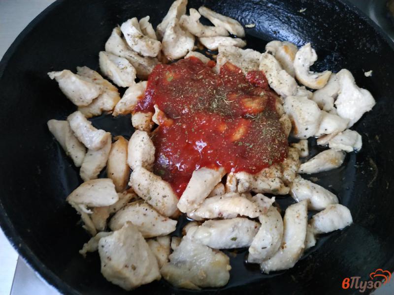 Фото приготовление рецепта: Куриное филе в соусе сацебели шаг №5