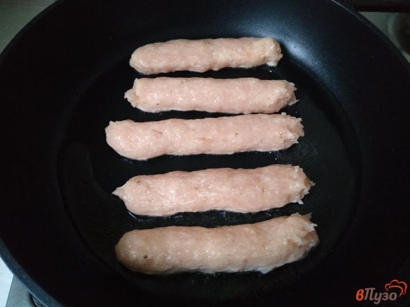 Фото приготовление рецепта: Куриные палочки жареные на сковороде шаг №9