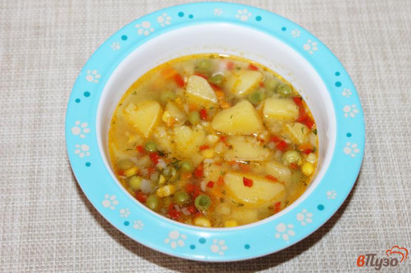 Фото приготовление рецепта: Суп с горохом и кукурузой шаг №6