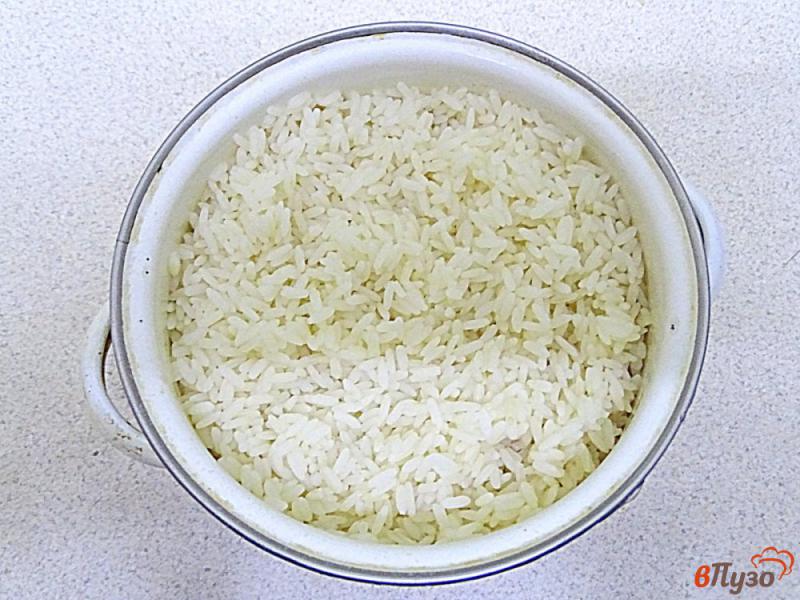 Фото приготовление рецепта: Куриный бульон с рисом шаг №4