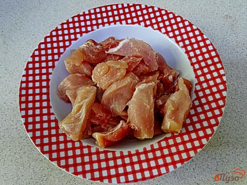 Фото приготовление рецепта: Свинина в сметане в кастрюле шаг №2