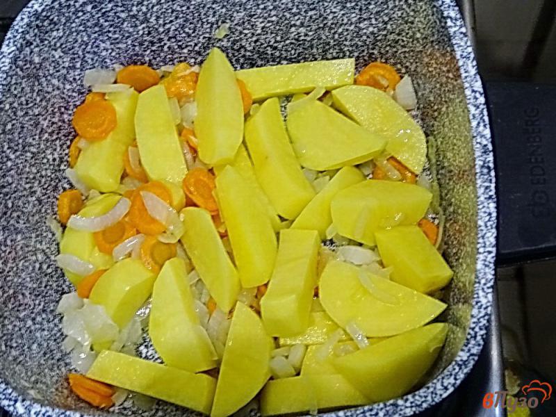 Фото приготовление рецепта: Овощное рагу с баклажаном и перцем шаг №5