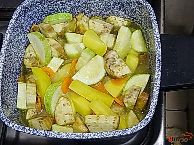 Фото приготовление рецепта: Овощное рагу с баклажаном и перцем шаг №8