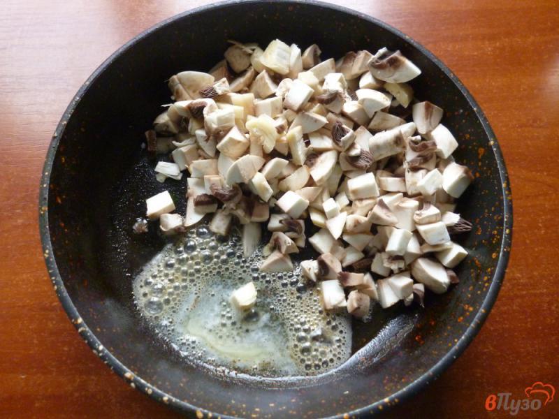 Фото приготовление рецепта: Котлеты в сметане с грибами шаг №5