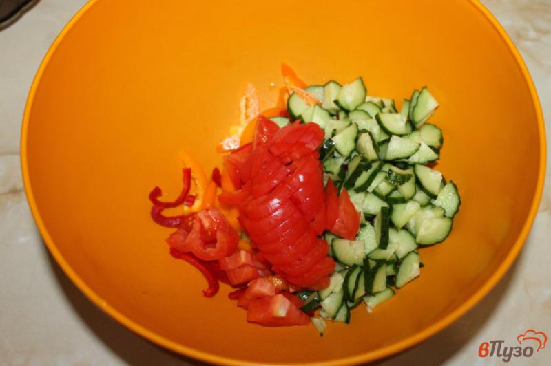 Фото приготовление рецепта: Салат из капусты с перцем и морковью шаг №2