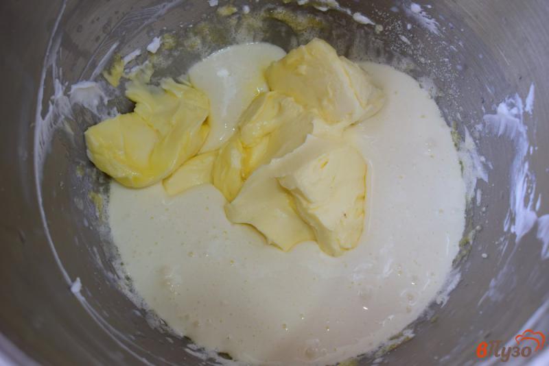 Фото приготовление рецепта: Тертый пирог со сливовым вареньем шаг №2