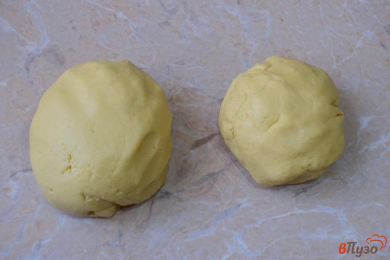 Фото приготовление рецепта: Тертый пирог со сливовым вареньем шаг №4