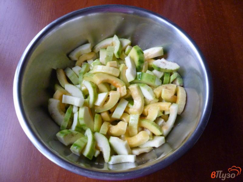 Фото приготовление рецепта: Маринованные кабачки на зиму шаг №3