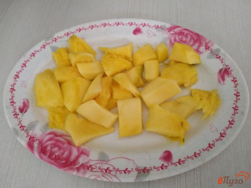 Фото приготовление рецепта: Смузи с манго на йогурте шаг №2