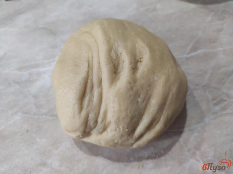 Фото приготовление рецепта: Песочное кокосовое печенье шаг №4
