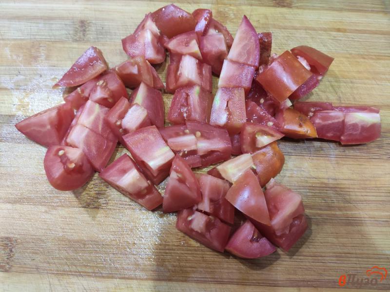 Фото приготовление рецепта: Теплый салат из баклажанов и помидоров шаг №2