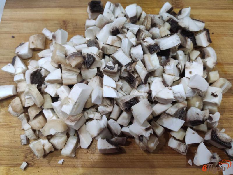 Фото приготовление рецепта: Яичные блинчики с грибами шаг №2