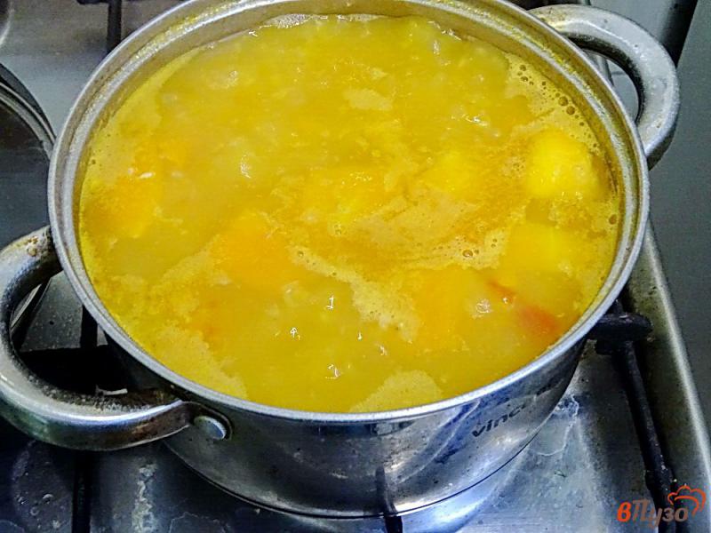 Фото приготовление рецепта: Суп с тыквой и чечевицей шаг №10
