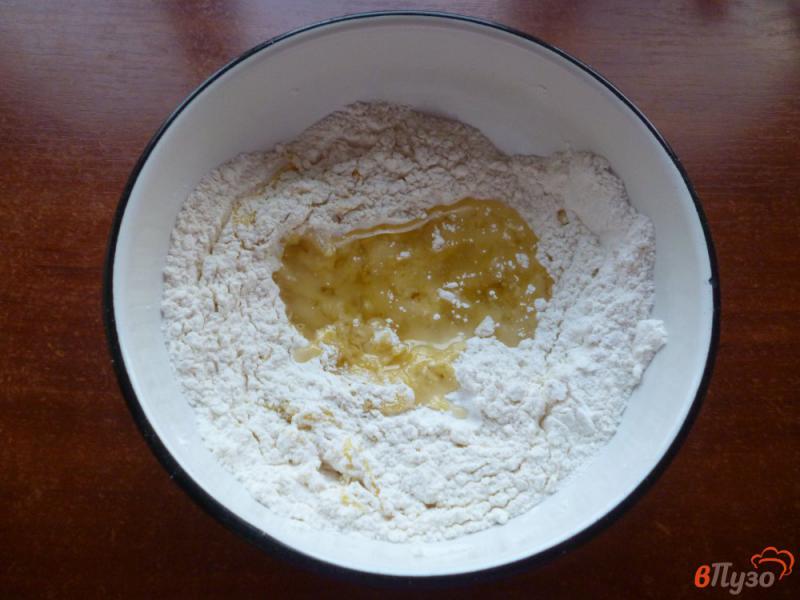 Фото приготовление рецепта: Печенье песочное на растительном масле шаг №4