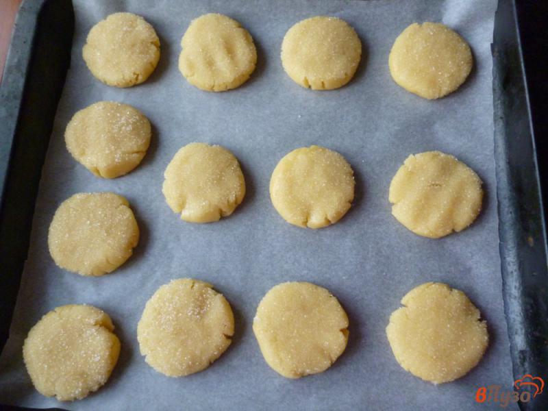 Фото приготовление рецепта: Печенье песочное на растительном масле шаг №7