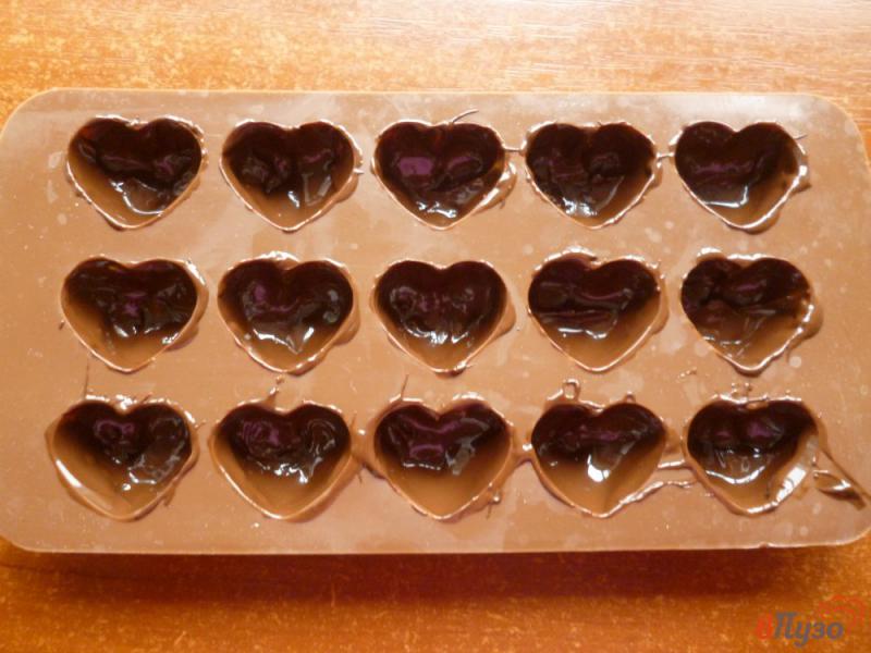 Фото приготовление рецепта: Конфеты из сухофруктов в шоколаде шаг №6
