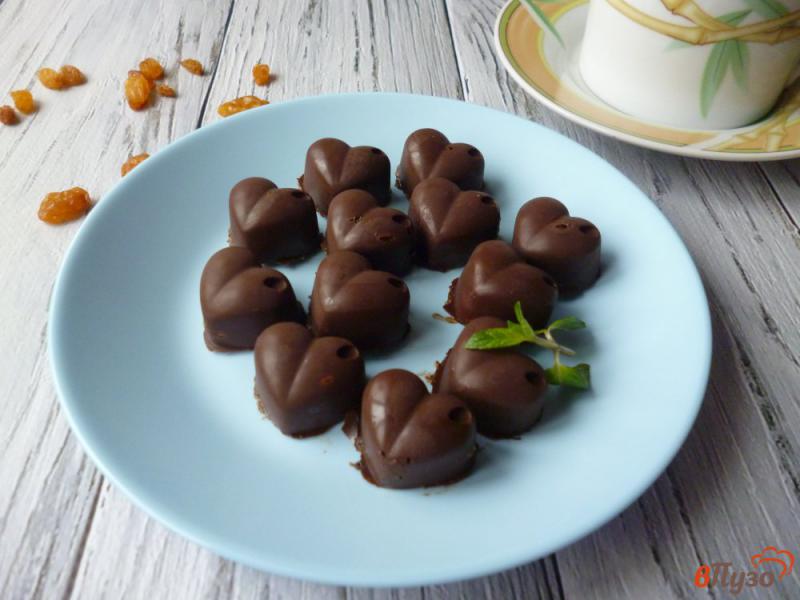 Фото приготовление рецепта: Конфеты из сухофруктов в шоколаде шаг №9