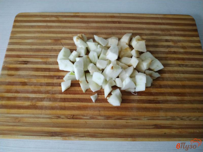 Фото приготовление рецепта: Шоколадная овсяная каша с яблоками шаг №3
