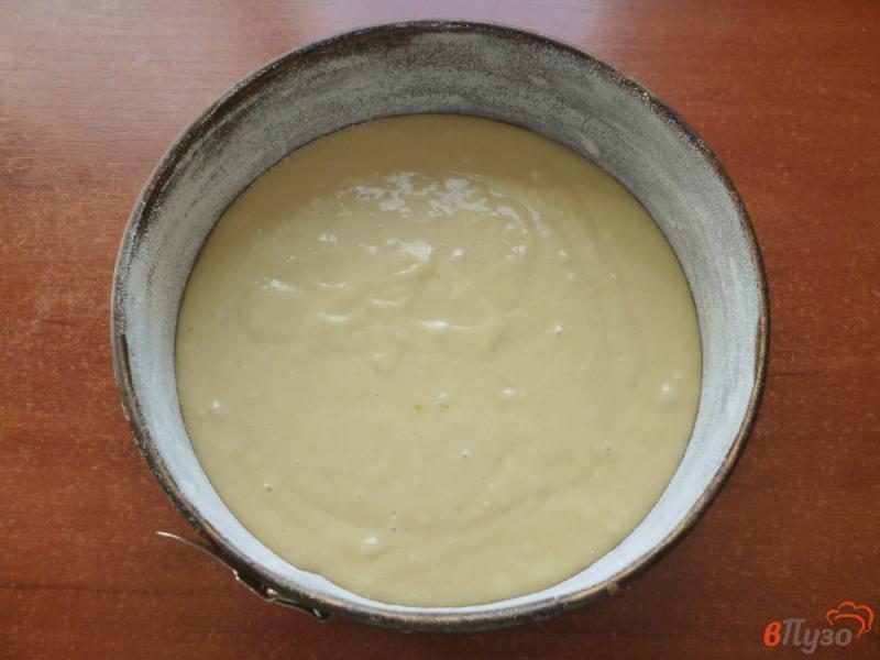 Фото приготовление рецепта: Пирог с заварным кремом шаг №4