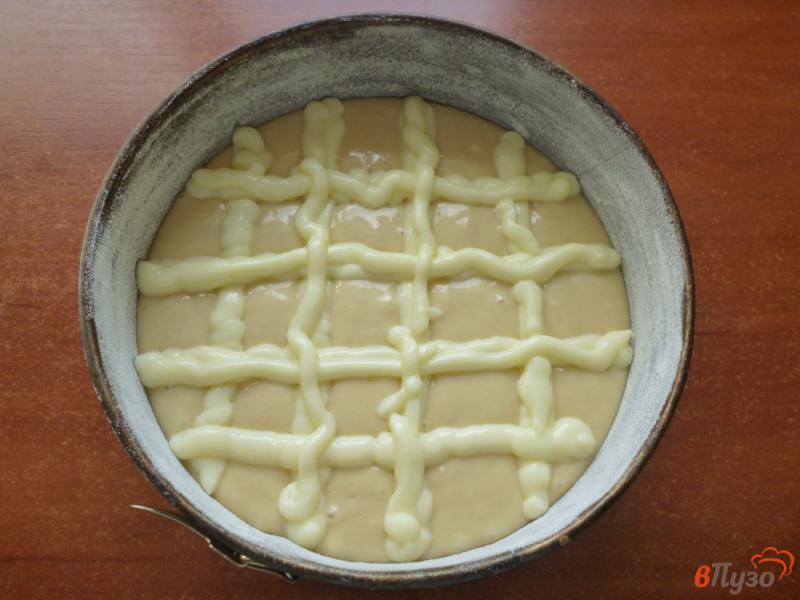 Фото приготовление рецепта: Пирог с заварным кремом шаг №5