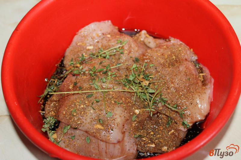 Фото приготовление рецепта: Пряное куриное филе на гриле шаг №3