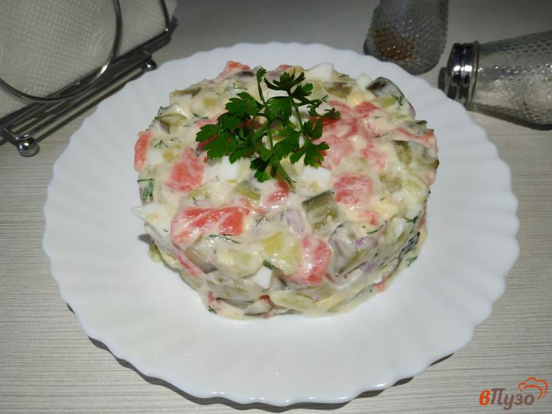 Фото приготовление рецепта: Салат оливье с лососем шаг №7