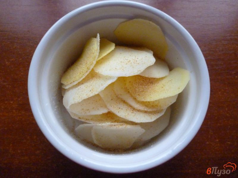 Фото приготовление рецепта: Чипсы картофельные в микроволновке шаг №4