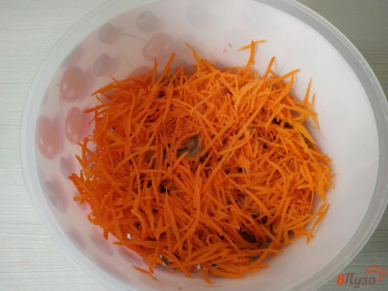 Фото приготовление рецепта: Шампиньоны с морковью по- корейски шаг №4