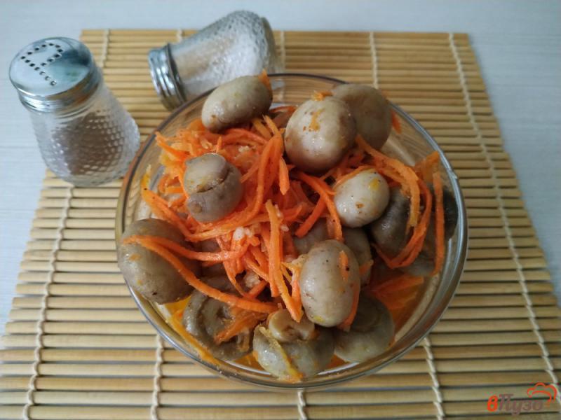 Фото приготовление рецепта: Шампиньоны с морковью по- корейски шаг №7