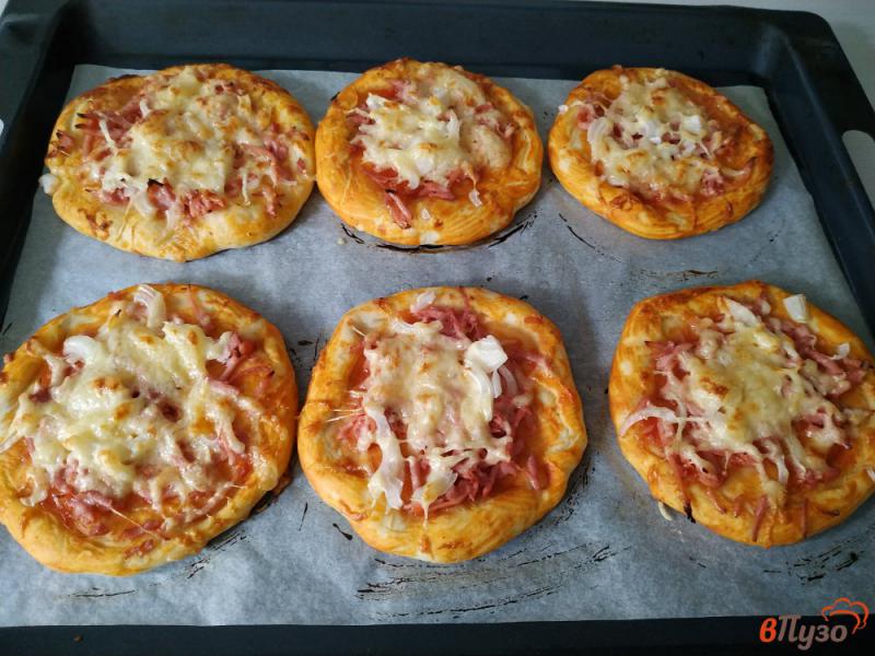 Фото приготовление рецепта: Мини пицца шаг №14