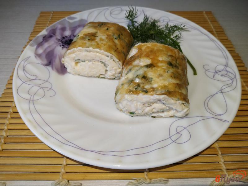 Фото приготовление рецепта: Омлет с зеленью и сырной начинкой шаг №7