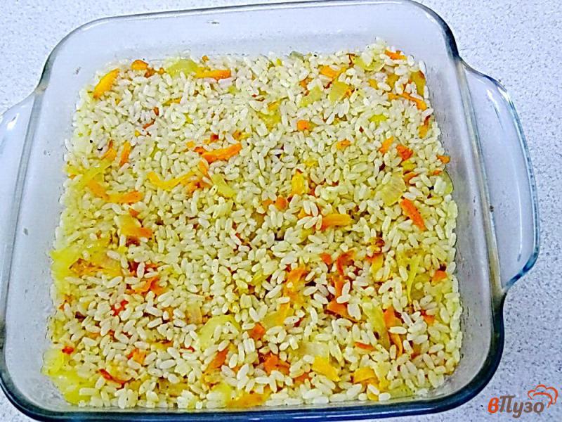 Фото приготовление рецепта: Лосось запеченный с рисом и овощами шаг №3