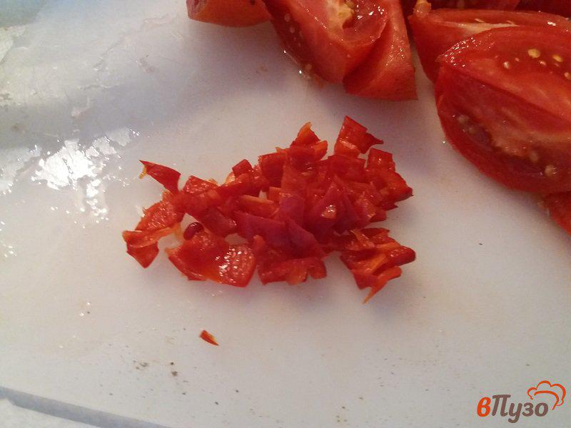 Фото приготовление рецепта: Шакароб салат из помидор к плову шаг №5