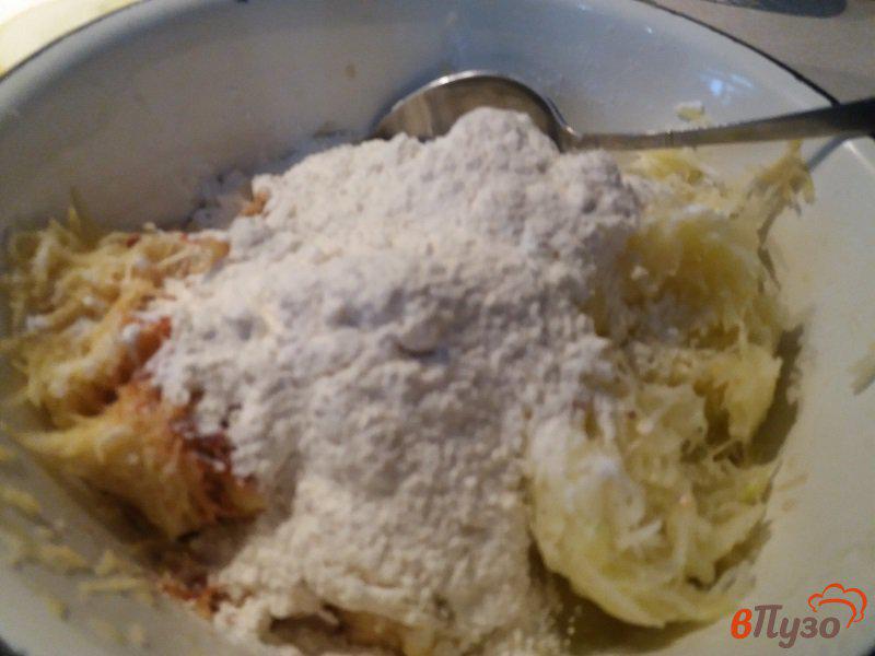 Фото приготовление рецепта: Драники из картофеля и кабачка шаг №6