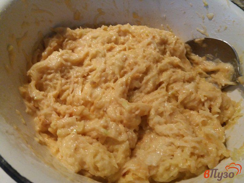Фото приготовление рецепта: Драники из картофеля и кабачка шаг №7